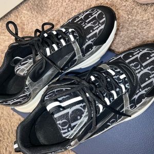 B22 Dior Sneakers